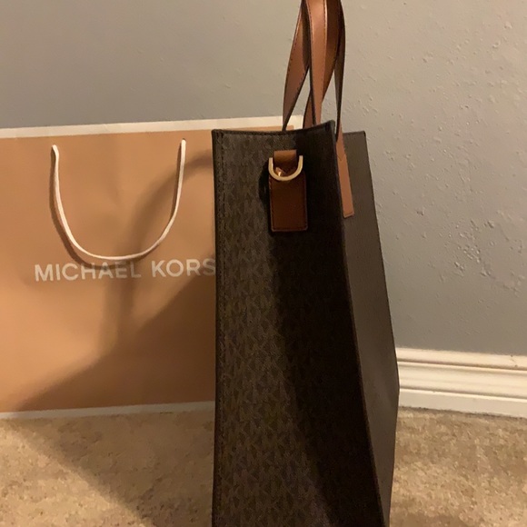Michael Kors Bag - Picture 2 of 4